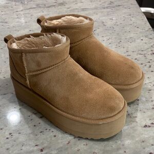 Ugg Classic Ultra Mini Platform